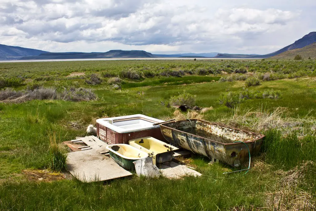 Fisher Hot Springs - Hot Springs near Plush, Oregon - Free Arenas