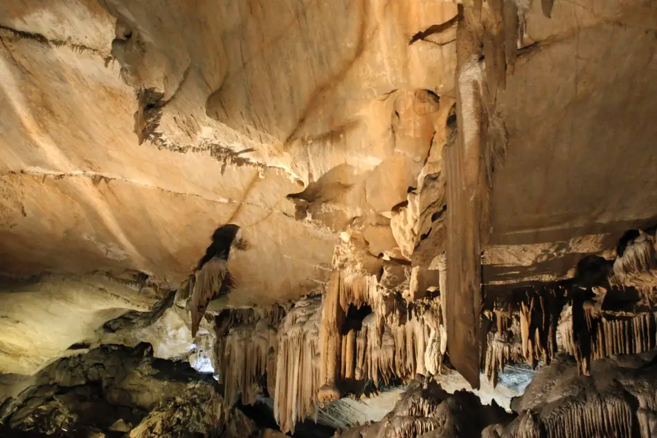 Crystal Cave Hike Near Three Rivers California Free Arenas   Crystal Cave 