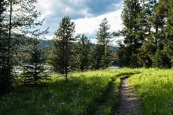 Silver Lake Trail courtesy of Courtney Teicheira↗