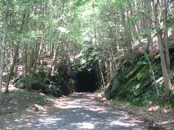 Shepaug Tunnel South Portal courtesy of Pedro Xing↗